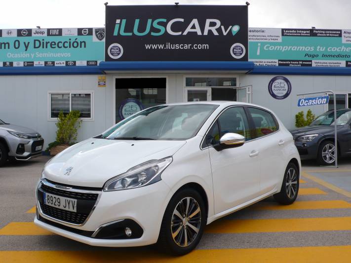 Peugeot 208 1.2 PureTech Allure 110cv 1 segunda mano